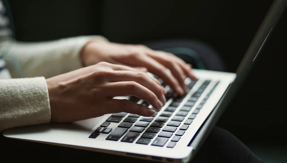 5 Keunggulan Optimasi AI Overview Google untuk Bisnis Lokal Surabaya