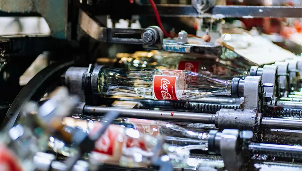 Lini produksi pabrik manufaktur, gambaran marketing manufaktur untuk bisnis industri B2B